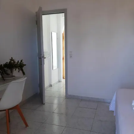 Atalos アパートホテル