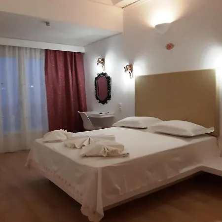 Atalos Kamari (Santorini)