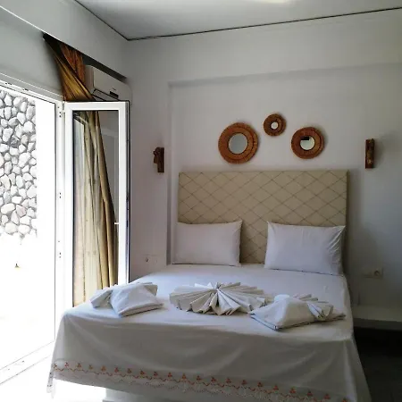Atalos 3* Kamari (Santorini)
