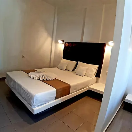 아탈로스 스위트 아파트호텔 Kamári