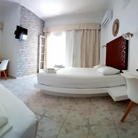 Atalos 3* Kamari (Santorini)