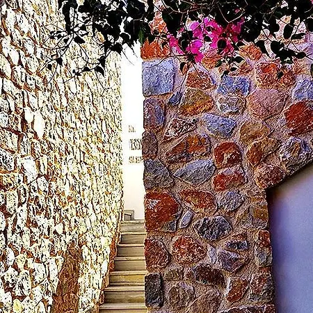 Atalos 3* Kamari (Santorini)