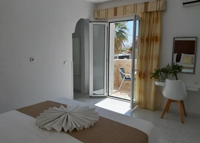 Atalos Kamari (Santorini)