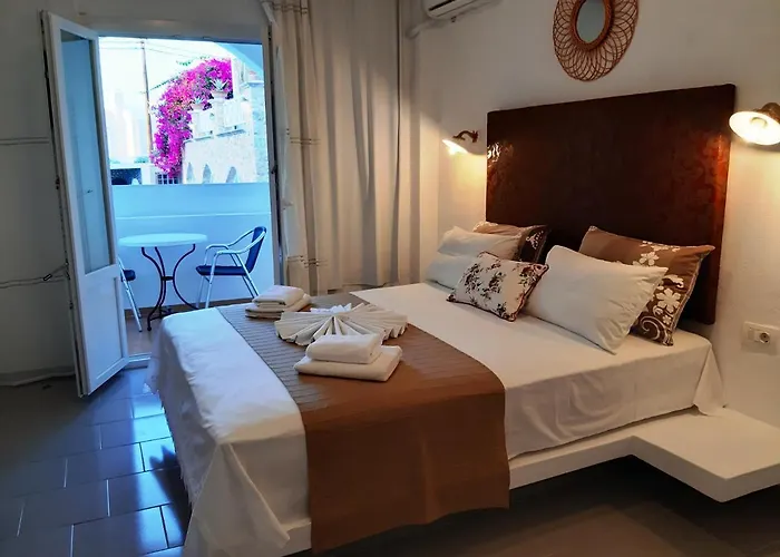 Aparthotel Atalos Kamari (Santorini)
