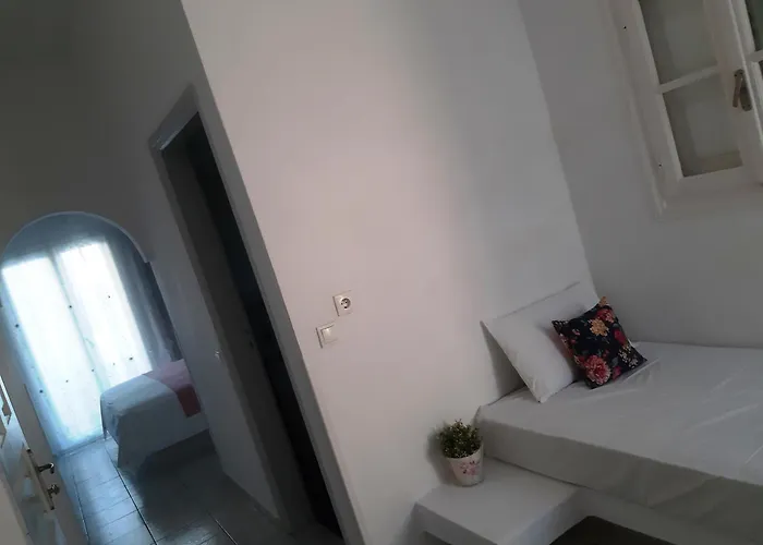 Atalos Aparthotel Kamari (Santorini)