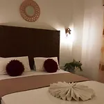 Atalos Apartahotel Kamári