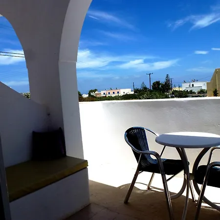 阿塔洛斯套房公寓式酒店 3* Kamári